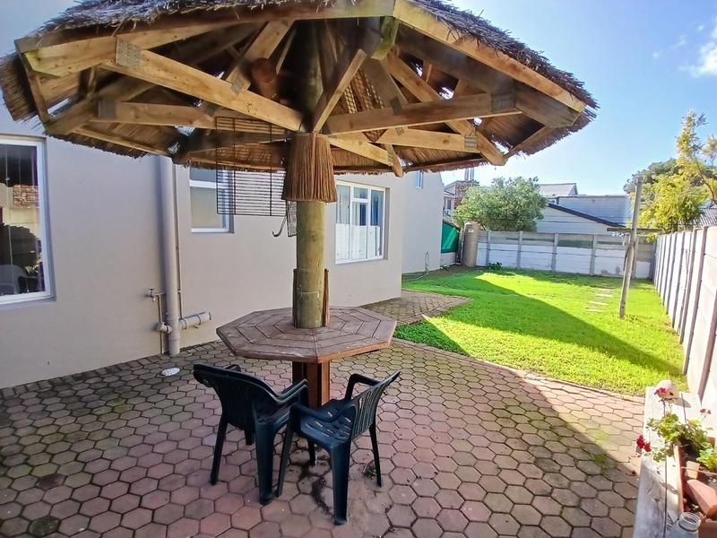 6 Bedroom Property for Sale in Stilbaai Wes Western Cape
